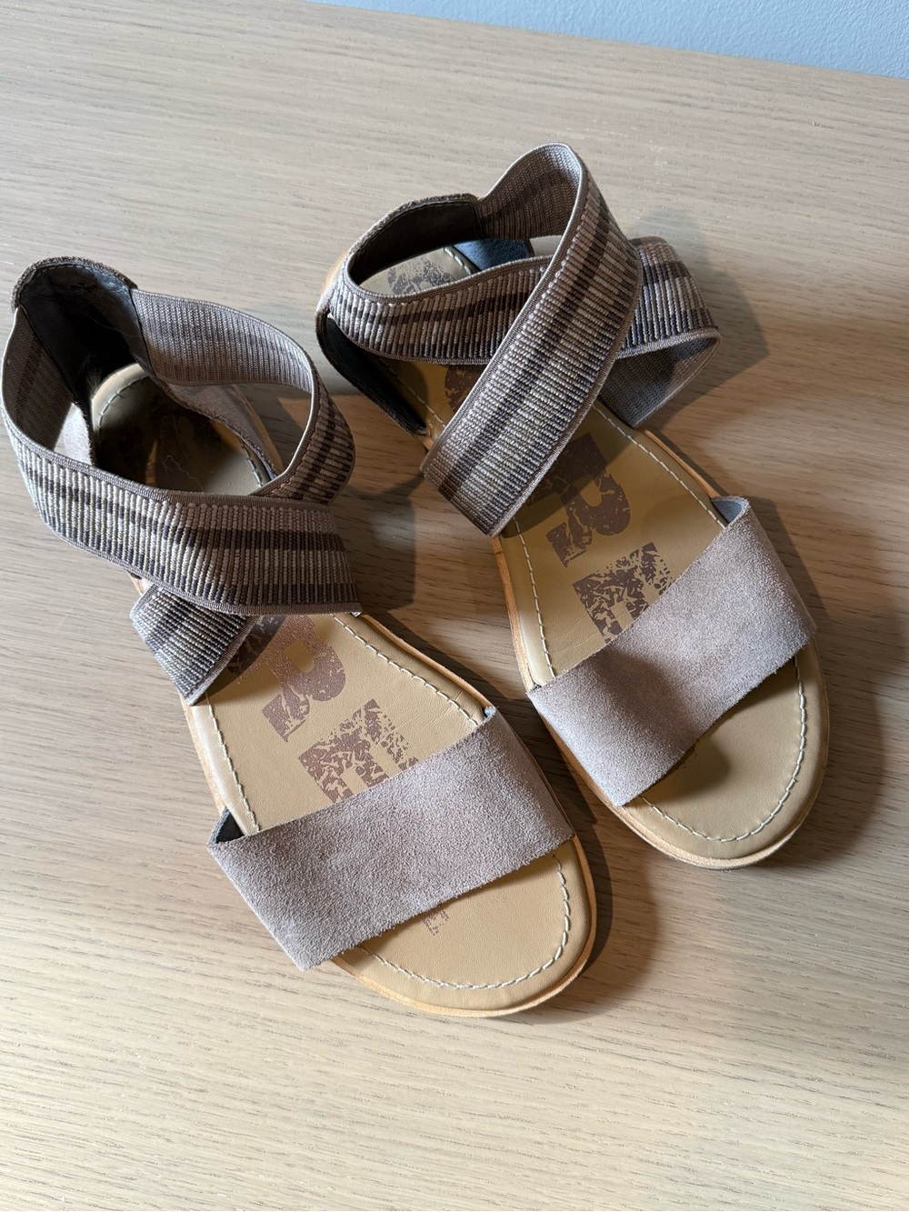 Neutral Brown Elastic Strap Sandals